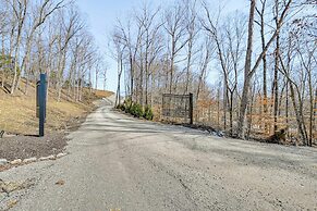 Nolin Lake Views: Spacious Home in Clarkson!