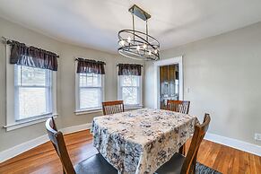 1 Mi to Dtwn Binghamton: Apt w/ Covered Balcony!