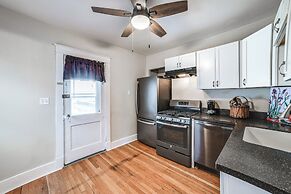 1 Mi to Dtwn Binghamton: Apt w/ Covered Balcony!