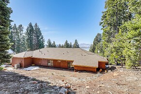 Fire Pit + Views: Serene Lake Almanor Retreat