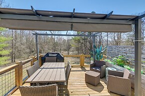 Family Home w/ Furnished Deck in Fairview!