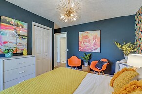 Family Home w/ Furnished Deck in Fairview!