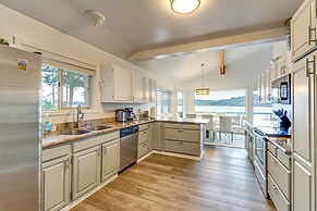 Balcony w/ Bay Views: Family Gem in Port Townsend