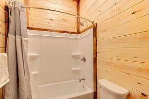 Near Hiking Trails: Mtn-view Haven in Englewood!