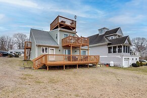 Walk to Eastern Point Beach: Apt w/ Water View!