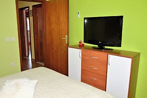 Spacious Seaside Retreat in Poljica