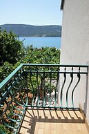 Spacious Seaside Retreat in Poljica