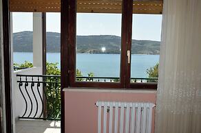 Spacious Seaside Retreat in Poljica