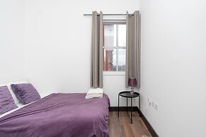 Modern 2-bed Home - Sleeps 6 & Free Parking