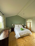 Charming Cottage in Elgin, Grabouw