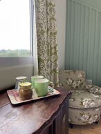 Charming Cottage in Elgin, Grabouw