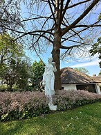 Charming Cottage in Elgin, Grabouw