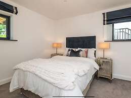 Charming 6-bed Escape- Balconies & Panoramic Views