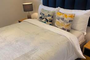 Charming 6-bed Escape- Balconies & Panoramic Views