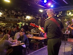 Charming 6-bed Escape- Balconies & Panoramic Views