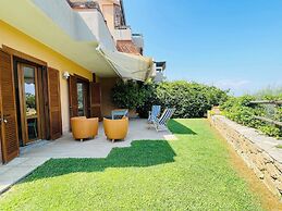 Charming Porto Santo Stefano Apartment With Pool Access