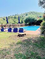 Charming Porto Santo Stefano Apartment With Pool Access