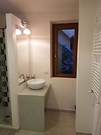 Charming Porto Santo Stefano Apartment With Pool Access