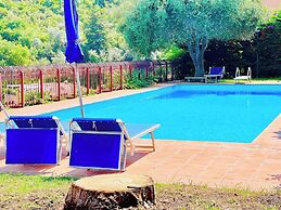 Charming Porto Santo Stefano Apartment With Pool Access