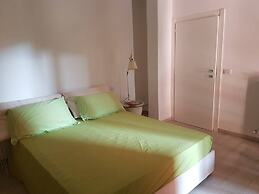 Charming Porto Santo Stefano Apartment With Pool Access