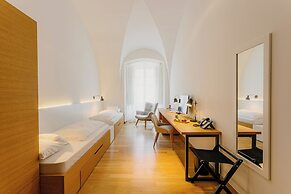 Hotel Benedict