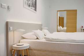 Hotel Benedict