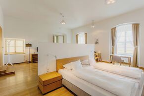 Hotel Benedict