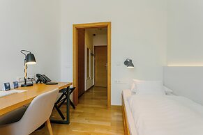 Hotel Benedict