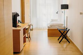 Hotel Benedict