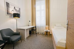 Hotel Benedict