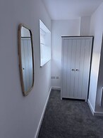 Hull Hideaway - Modern Apartment for 4