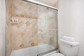 GLOBALSTAY Tides Hollywood Beach Retreat