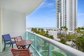 GLOBALSTAY Tides Hollywood Beach Retreat