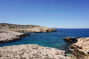 Seaside Villa Costal Vibes Walk to Beach