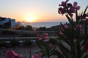 Seaside Villa Costal Vibes Walk to Beach