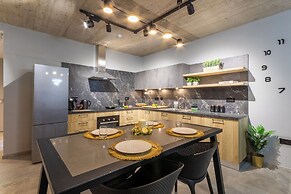 B8 Suite Palm Rsd - 2mn From sea