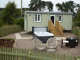 Dalnoid Cottages & Treehouses