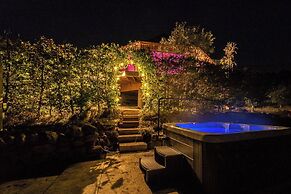 Dalnoid Cottages & Treehouses