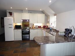 Dalnoid Cottages & Treehouses