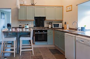 Dalnoid Cottages & Treehouses