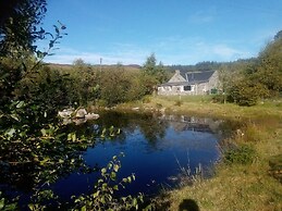 Dalnoid Cottages & Treehouses