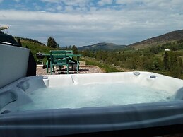 Dalnoid Cottages & Treehouses