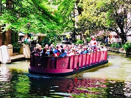 Feel Chill and Enjoy 4BR 3BA Near Fun Riverwalk