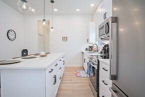 Feel Chill and Enjoy 4BR 3BA Near Fun Riverwalk