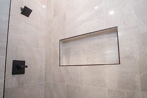 Feel Chill and Enjoy 4BR 3BA Near Fun Riverwalk