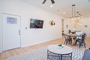 Feel Chill and Enjoy 4BR 3BA Near Fun Riverwalk