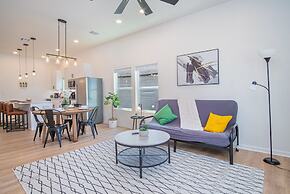 Feel Chill and Enjoy 4BR 3BA Near Fun Riverwalk
