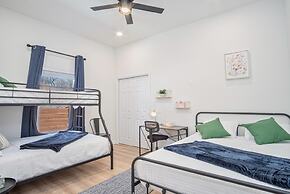 Feel Chill and Enjoy 4BR 3BA Near Fun Riverwalk