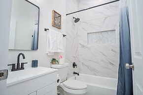 Feel Chill and Enjoy 4BR 3BA Near Fun Riverwalk