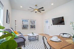 Feel Chill and Enjoy 4BR 3BA Near Fun Riverwalk